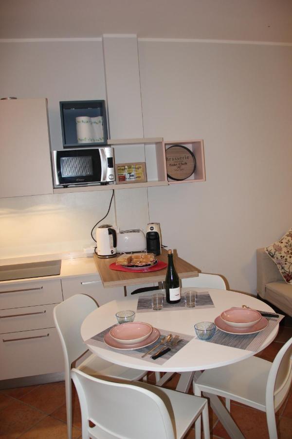 Casa Lucia Private Car Or Motorcycle Park Apartment ลุคคา ภายนอก รูปภาพ