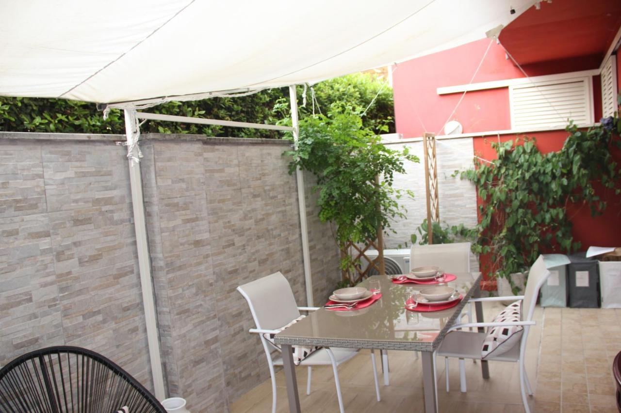 Casa Lucia Private Car Or Motorcycle Park Apartment ลุคคา ภายนอก รูปภาพ
