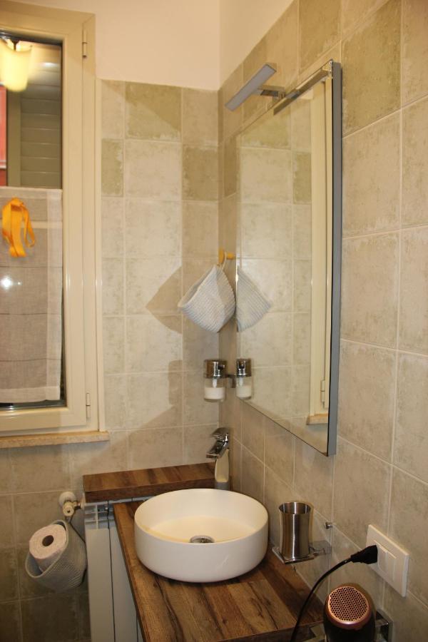 Casa Lucia Private Car Or Motorcycle Park Apartment ลุคคา ภายนอก รูปภาพ