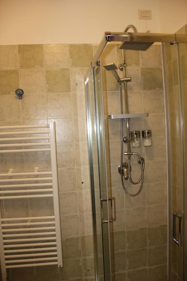 Casa Lucia Private Car Or Motorcycle Park Apartment ลุคคา ภายนอก รูปภาพ