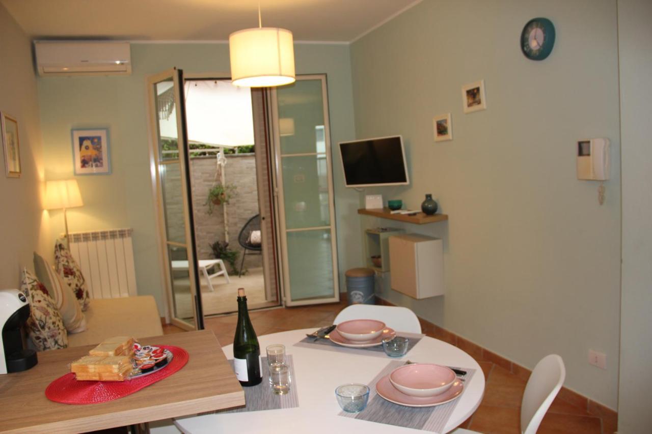 Casa Lucia Private Car Or Motorcycle Park Apartment ลุคคา ภายนอก รูปภาพ