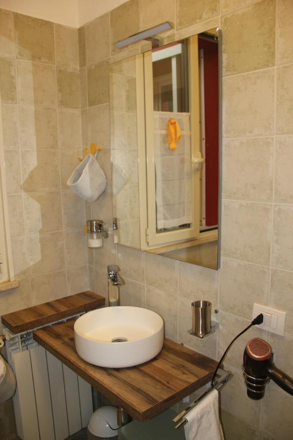 Casa Lucia Private Car Or Motorcycle Park Apartment ลุคคา ภายนอก รูปภาพ